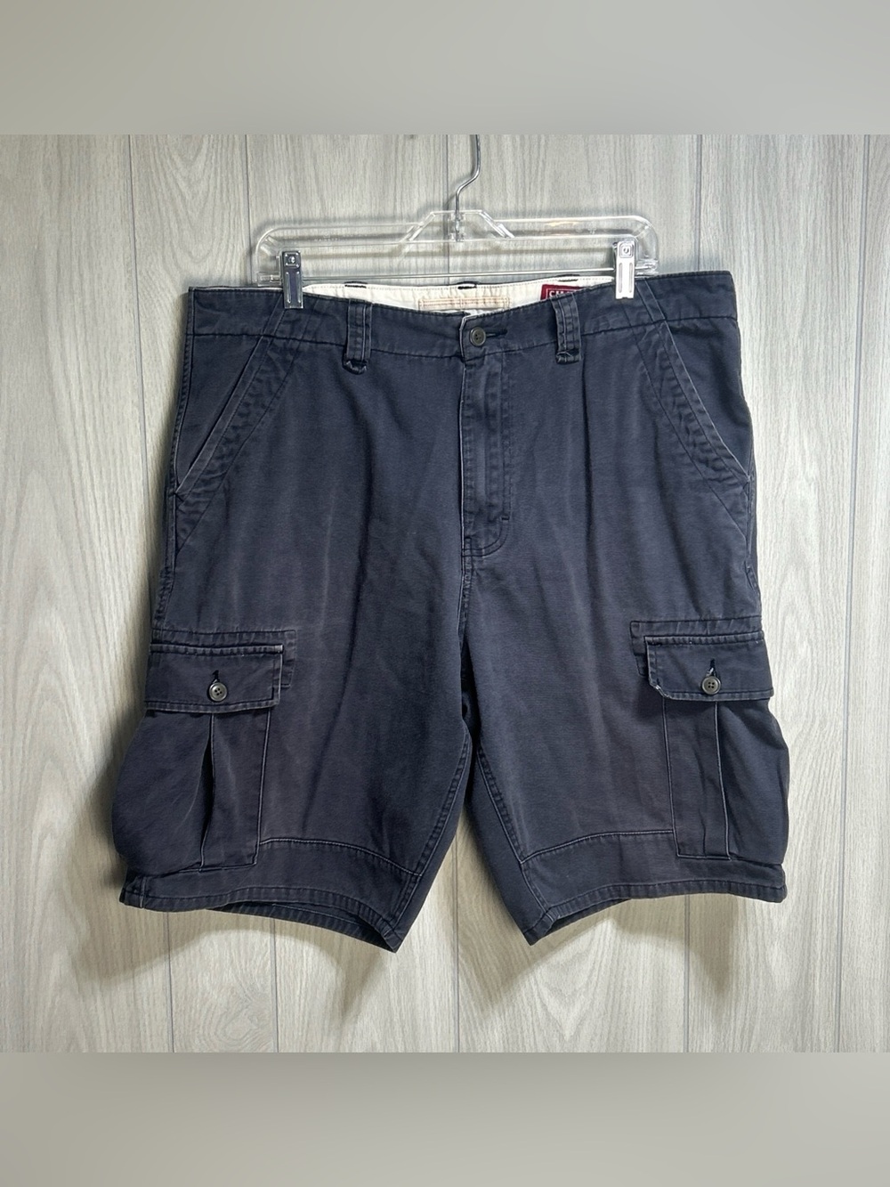 Chaps Men’s Gray Cargo Shorts Size 38